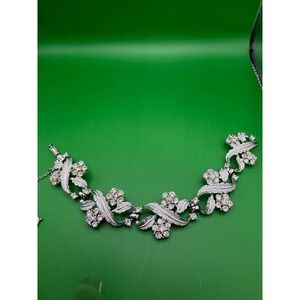 Coro Stunning Silver‎ Tone Floral Bracelet With Crystals Clasp Chain Signed
